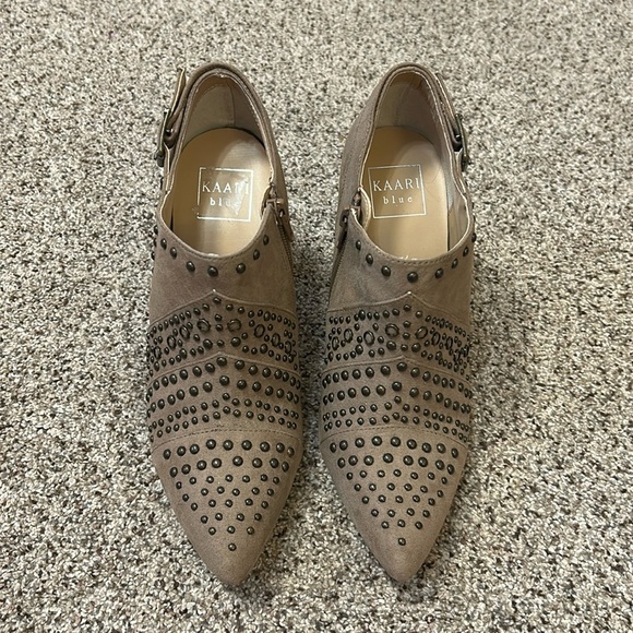 Kaari Blue Tan Studded Kristen Suede Heel Booties size 8 - Picture 2 of 15